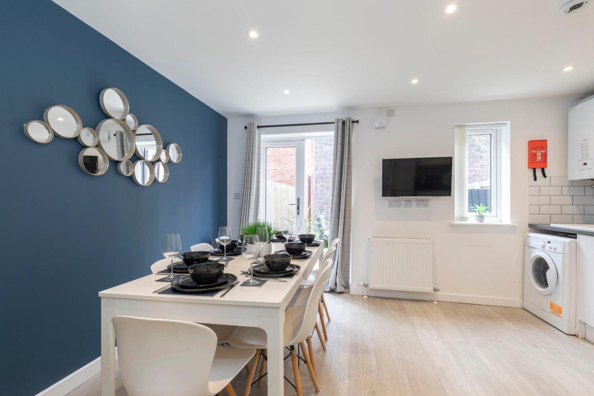 Modern Four Bedroom Four Bathroom Home Cheltenham Buitenkant foto